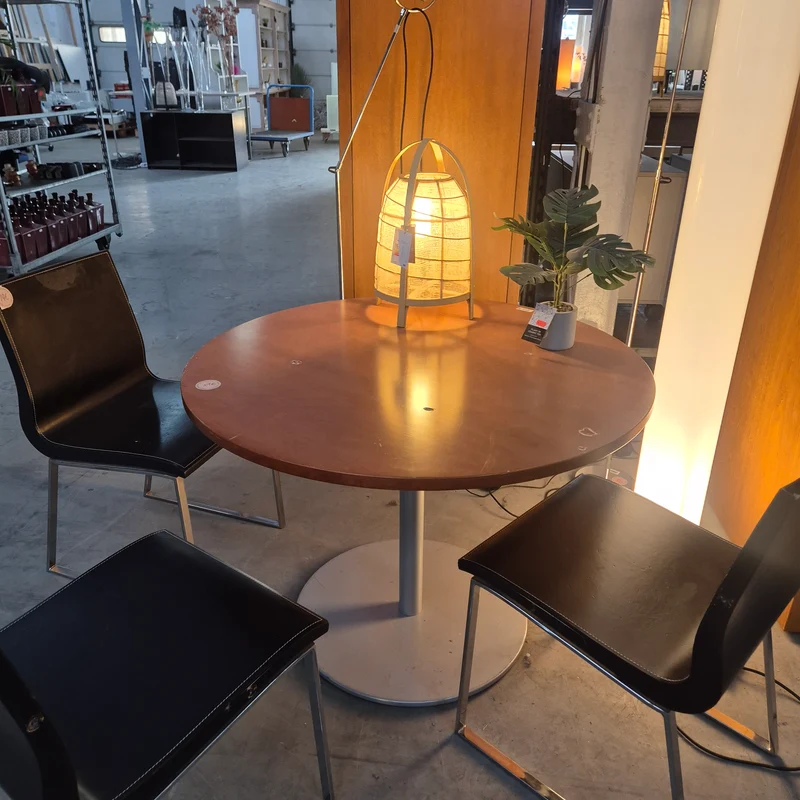 Tisch mit Mängel