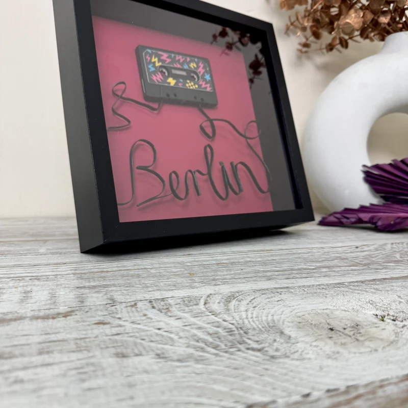 Thomas Klotz 3D-Objektrahmen Wandbild Retro Kassette „Berlin“ Deko