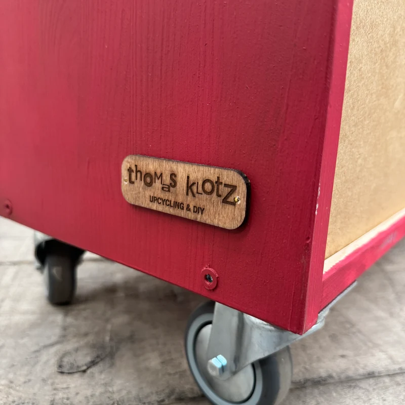 Thomas Klotz Upcycling Kommode Kaugummiautomat Kiefer Schrank Unikat