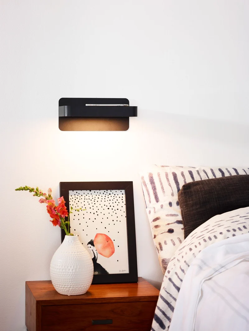 LED-Bettleuchte Atkin mit USB-Ladeanschluss 350lm Warmweiß