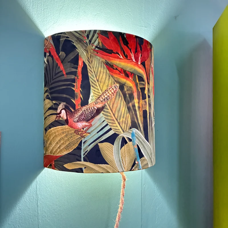 Thomas Klotz Wandlampe Stoffschirm Tropen-Muster Paradiesvogel Lampe