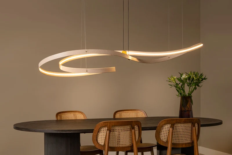 LED-Pendelleuchte Slalom dimmbar mit CCT