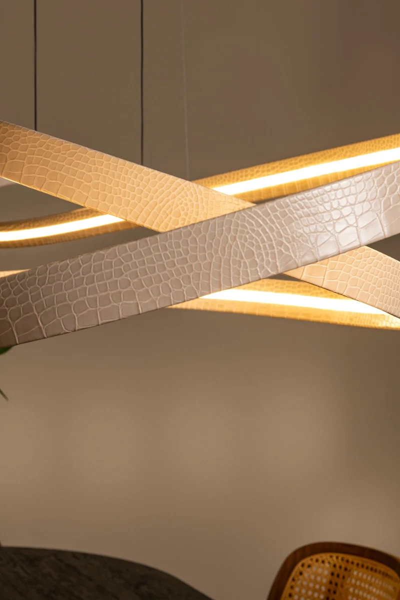 LED-Pendelleuchte Slalom dimmbar mit CCT