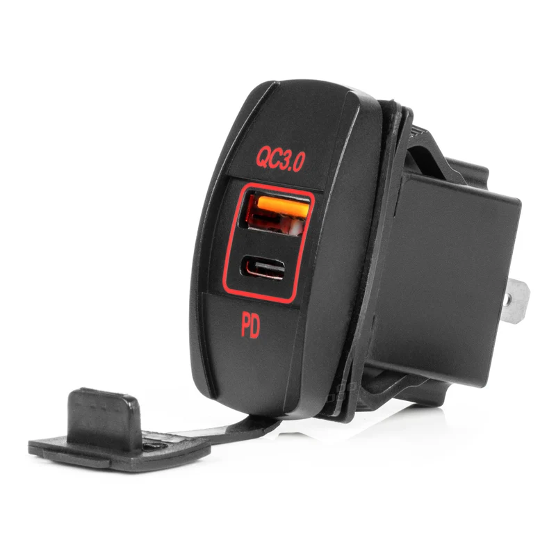 Rechteckiges 12/24-V-Ladegerät mit zwei USB- und USB-C-Anschlüssen