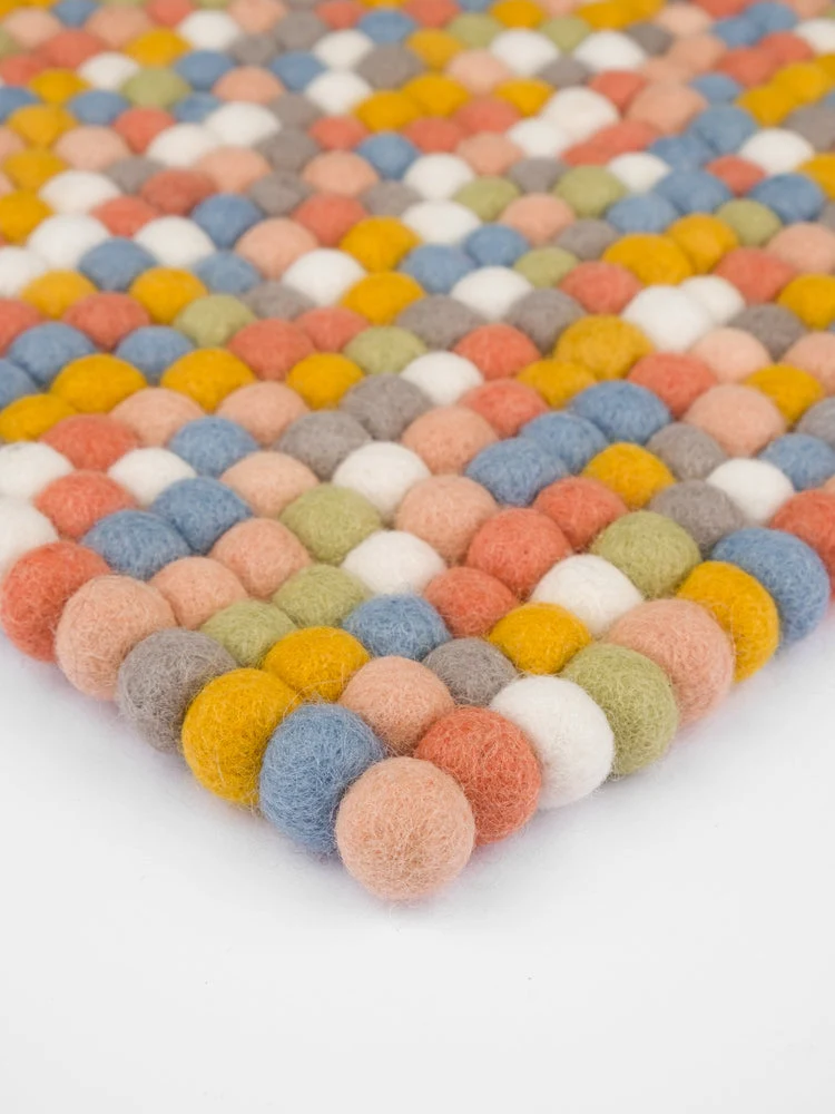 Filzkugel Sitzauflage Liese 36x36 cm|Matt-bunt|von myfelt