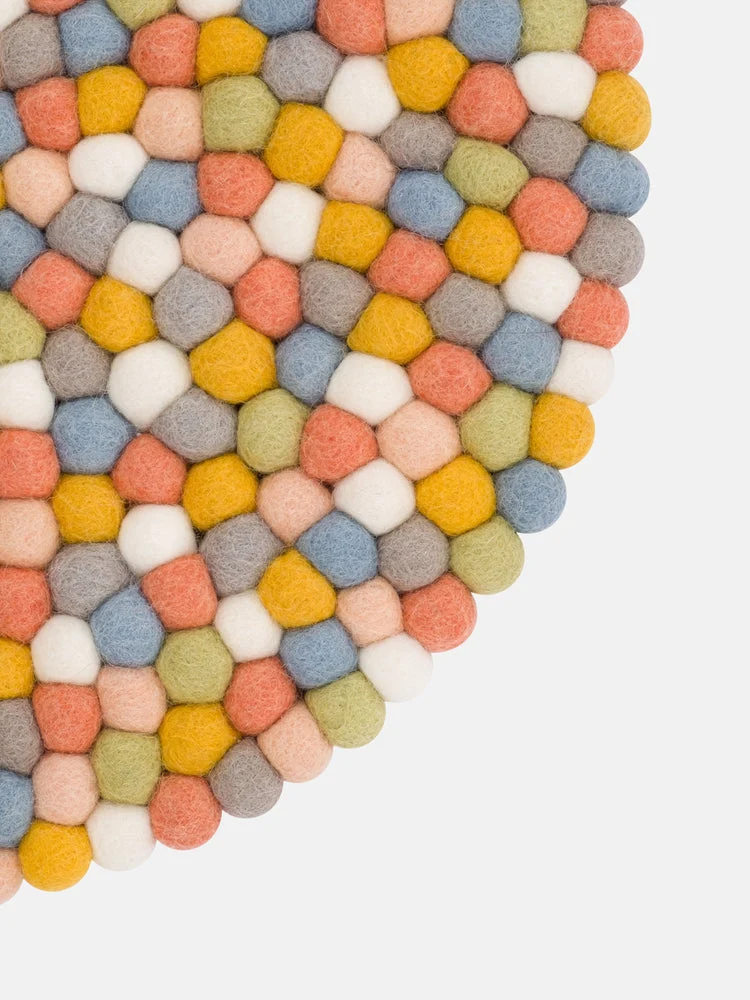 Filzkugel Sitzauflage Liese Rund|Matt-bunt|von myfelt|Ø36cm