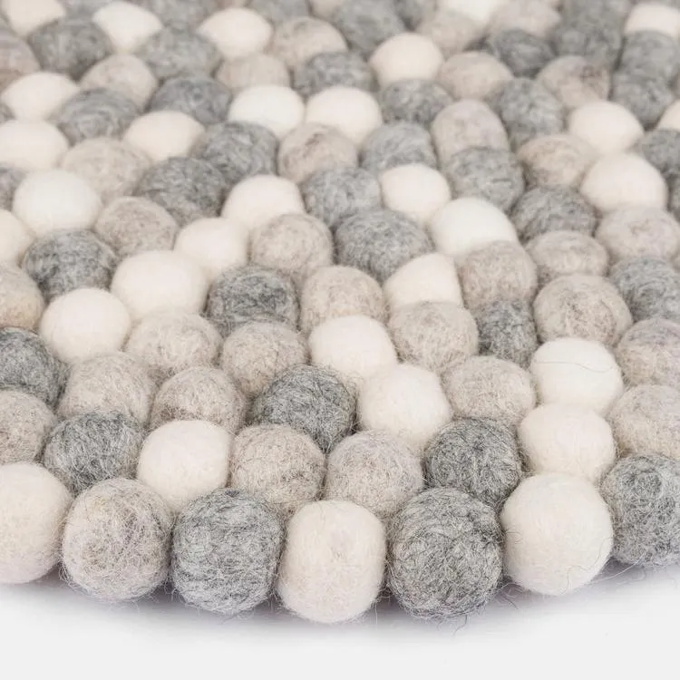 Filzkugel Sitzauflage Hella Rund|Multi-Natur hell|von myfelt|Ø36cm
