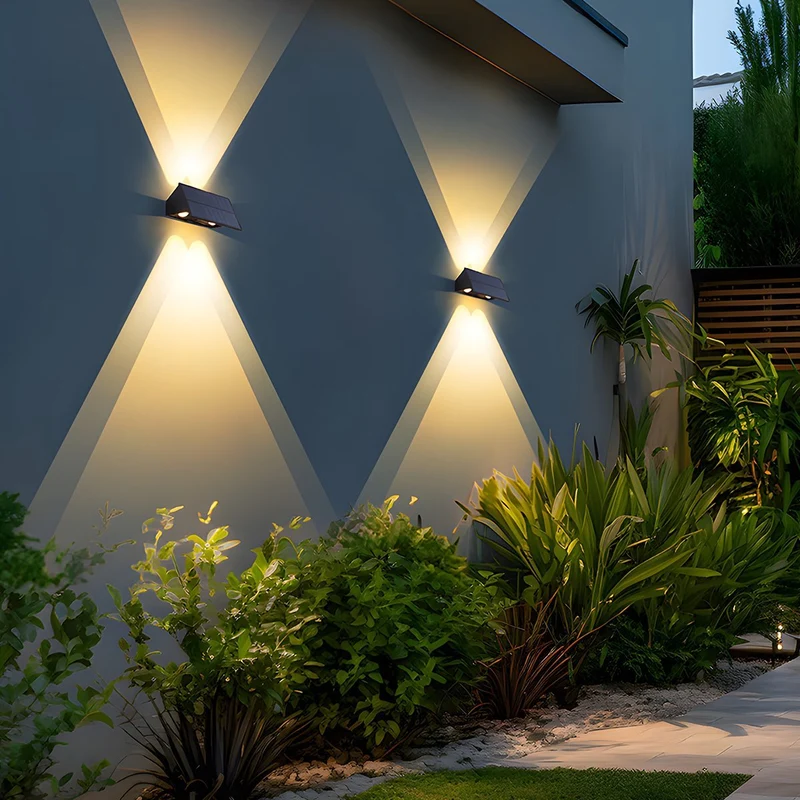 Zonne-energie Wandlamp Buiten Waterdicht LED Up-Down Verlichting Zwart 6W 3000K IP65 Modern Tuinverlichting | Sansoti