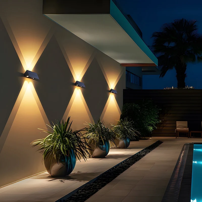 Zonne-energie Wandlamp Buiten Waterdicht LED Up-Down Verlichting Zwart 6W 3000K IP65 Modern Tuinverlichting | Sansoti