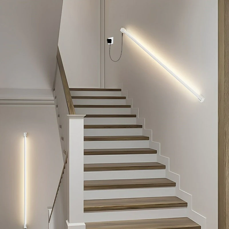 Draaibare LED Wandlamp Strip Zwart Wit Minimalistisch Design Verstelbaar 360 Graden Sfeervol Accent Modern | Sansoti