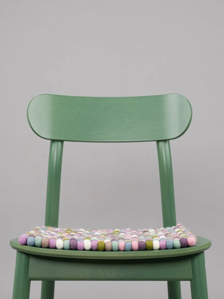 Filzkugel Sitzauflage Greta 36x36 cm|Multi-Pastell|von myfelt