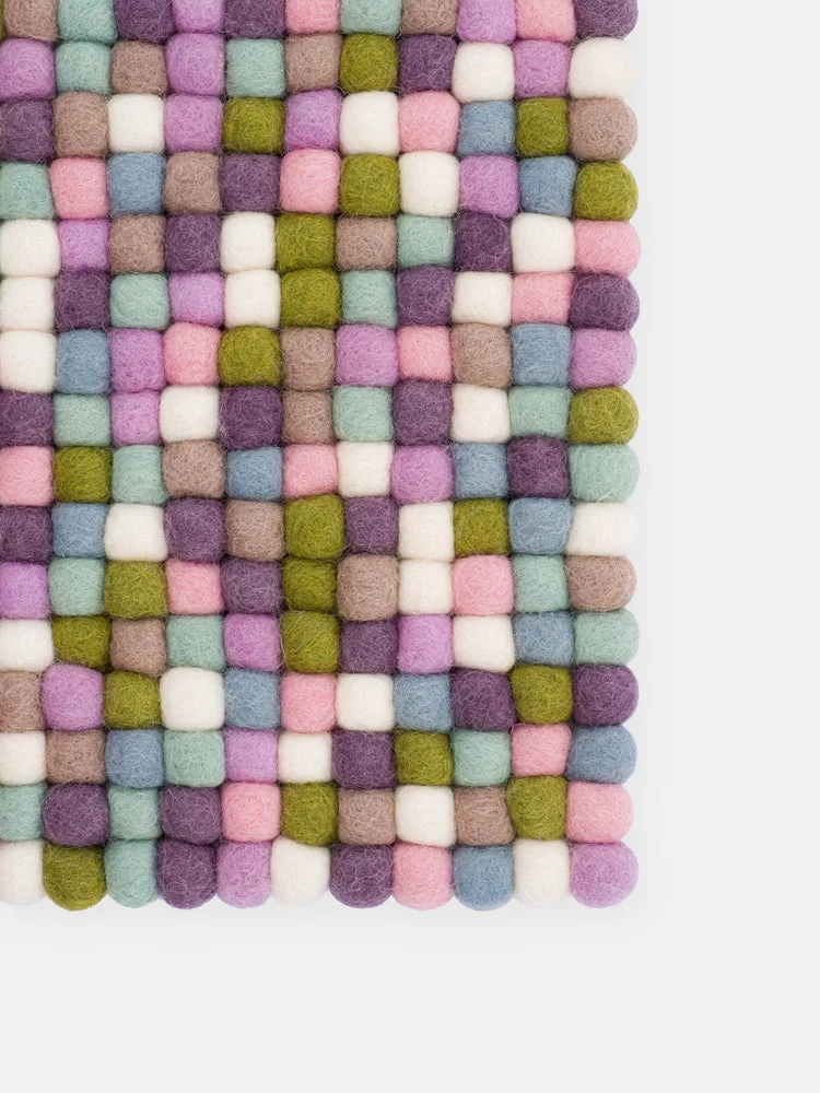 Filzkugel Sitzauflage Greta 36x36 cm|Multi-Pastell|von myfelt