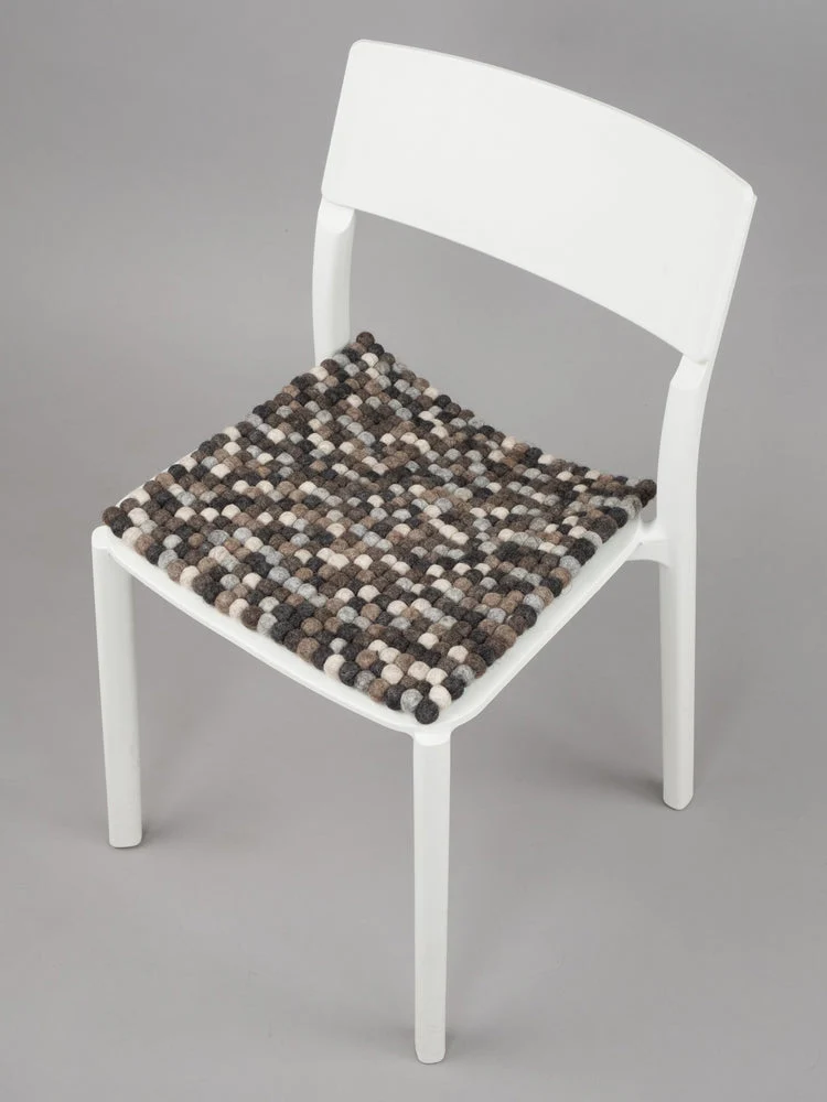 Filzkugel Sitzauflage Néla 36x36 cm|Multi-Natur dunkel|von myfelt