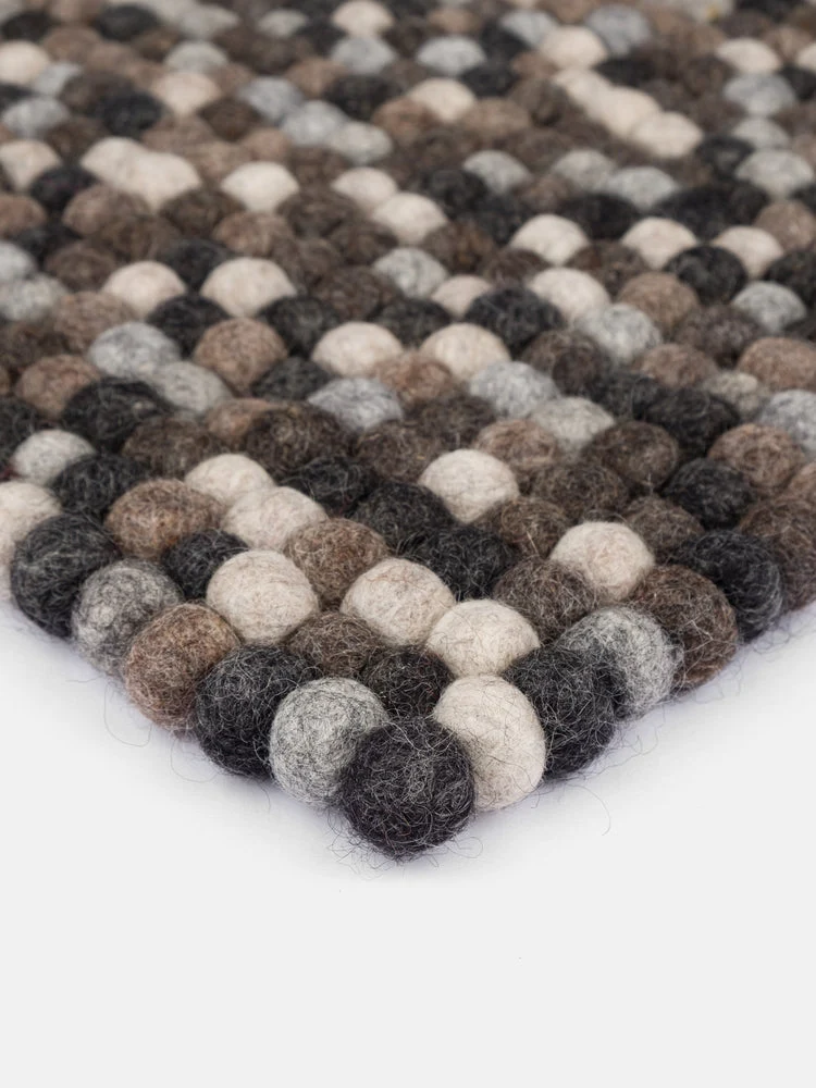Filzkugel Sitzauflage Néla 36x36 cm|Multi-Natur dunkel|von myfelt