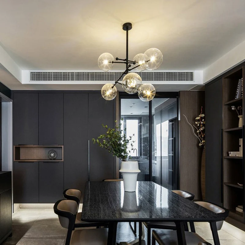 Goudkleurige Hanglamp met Glazen Bolkappen LED 6 of 8 Lichtpunten Metaal Modern Design Eetkamer Woonkamer | Sansoti