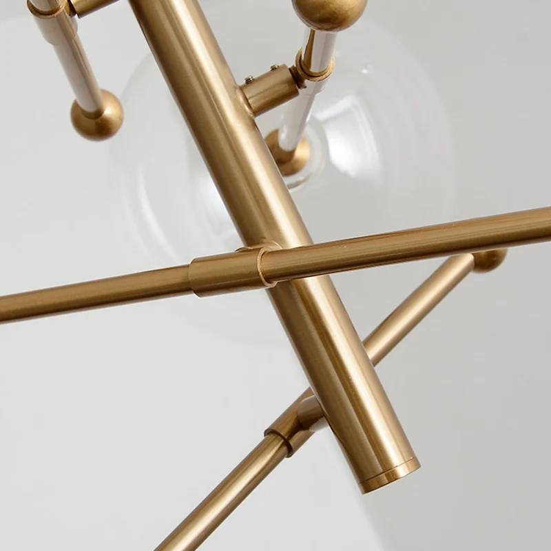 Goudkleurige Hanglamp met Glazen Bolkappen LED 6 of 8 Lichtpunten Metaal Modern Design Eetkamer Woonkamer | Sansoti