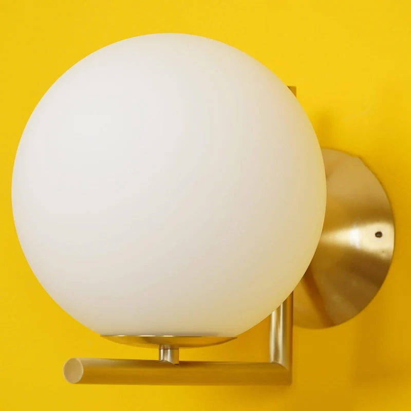 Wandlamp Geblazen Glas Opaline Bol Minimalistische Verlichting Zwart Goud Scandinavisch Design Sfeerlicht | Sansoti