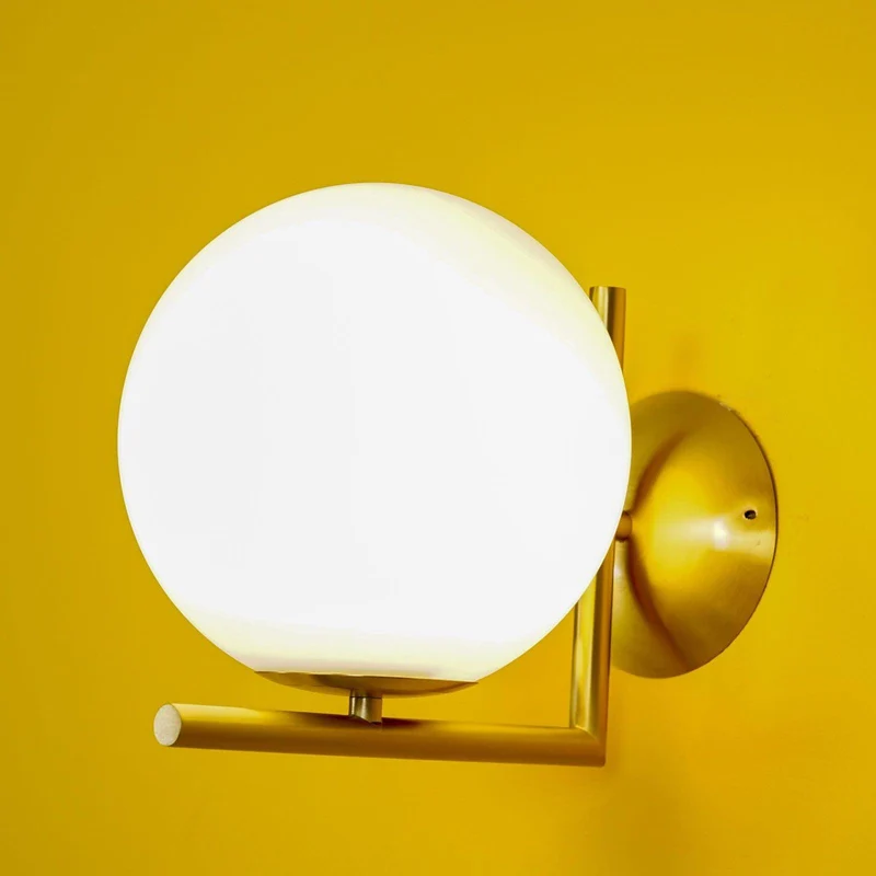 Wandlamp Geblazen Glas Opaline Bol Minimalistische Verlichting Zwart Goud Scandinavisch Design Sfeerlicht | Sansoti