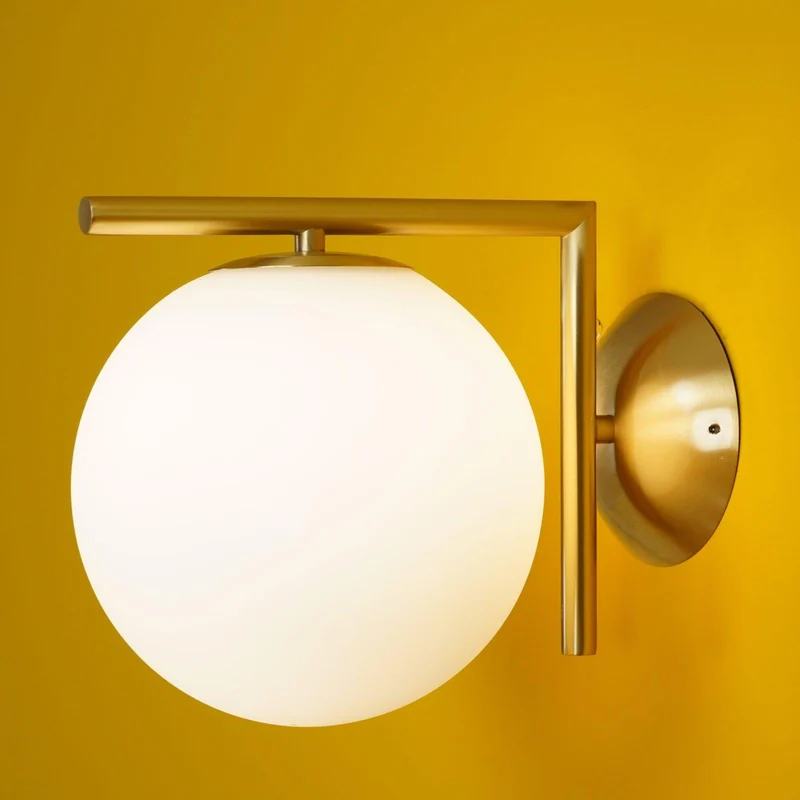 Wandlamp Geblazen Glas Opaline Bol Minimalistische Verlichting Zwart Goud Scandinavisch Design Sfeerlicht | Sansoti