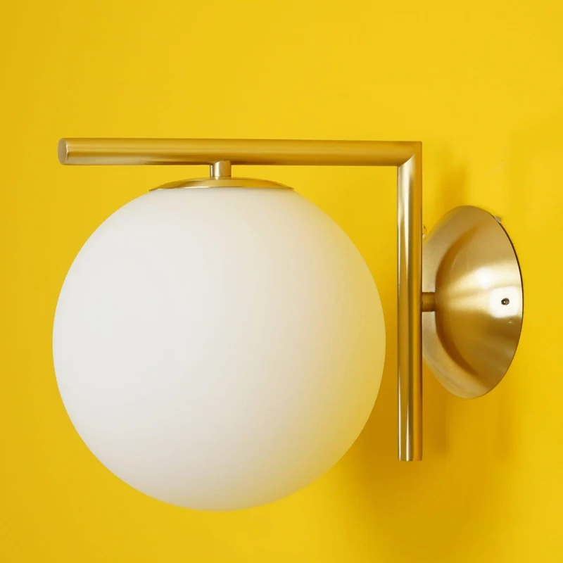 Wandlamp Geblazen Glas Opaline Bol Minimalistische Verlichting Zwart Goud Scandinavisch Design Sfeerlicht | Sansoti