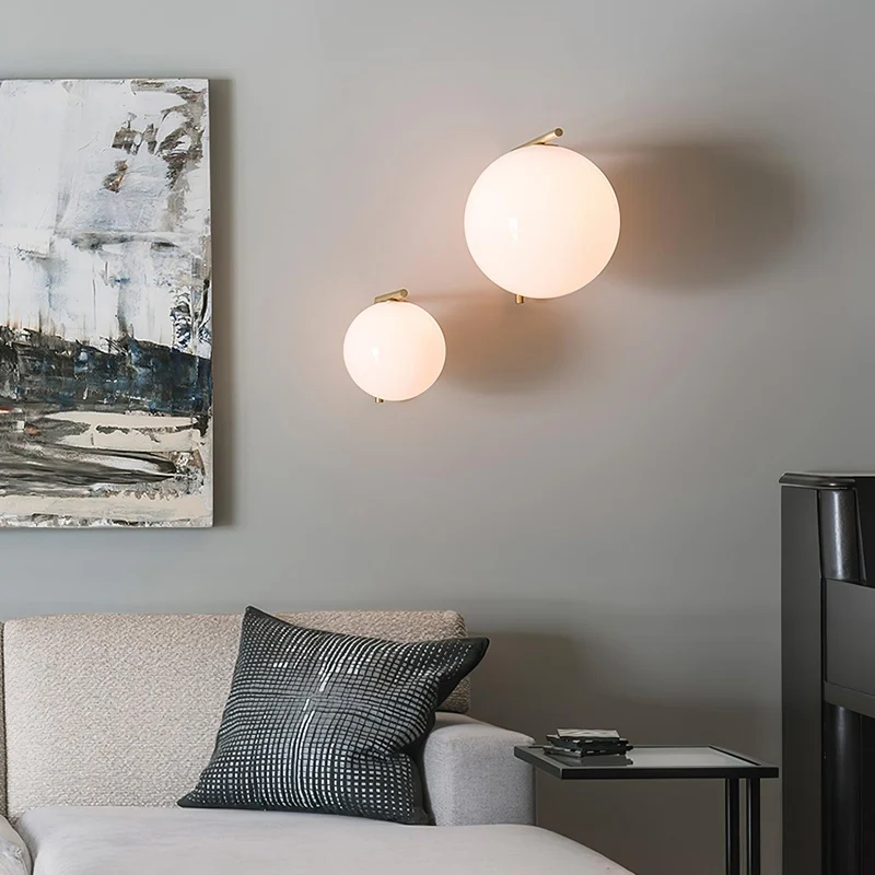 Wandlamp Geblazen Glas Opaline Bol Minimalistische Verlichting Zwart Goud Scandinavisch Design Sfeerlicht | Sansoti