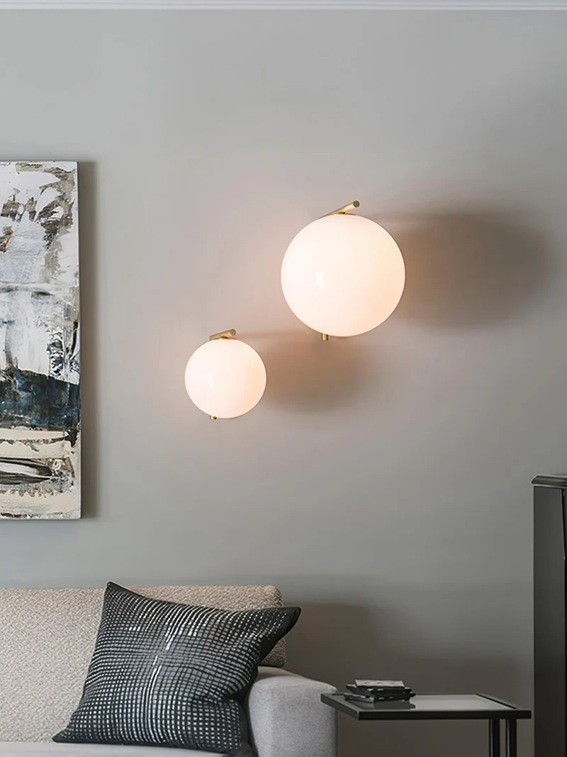 Wandlamp Geblazen Glas Opaline Bol Minimalistische Verlichting Zwart Goud Scandinavisch Design Sfeerlicht | Sansoti
