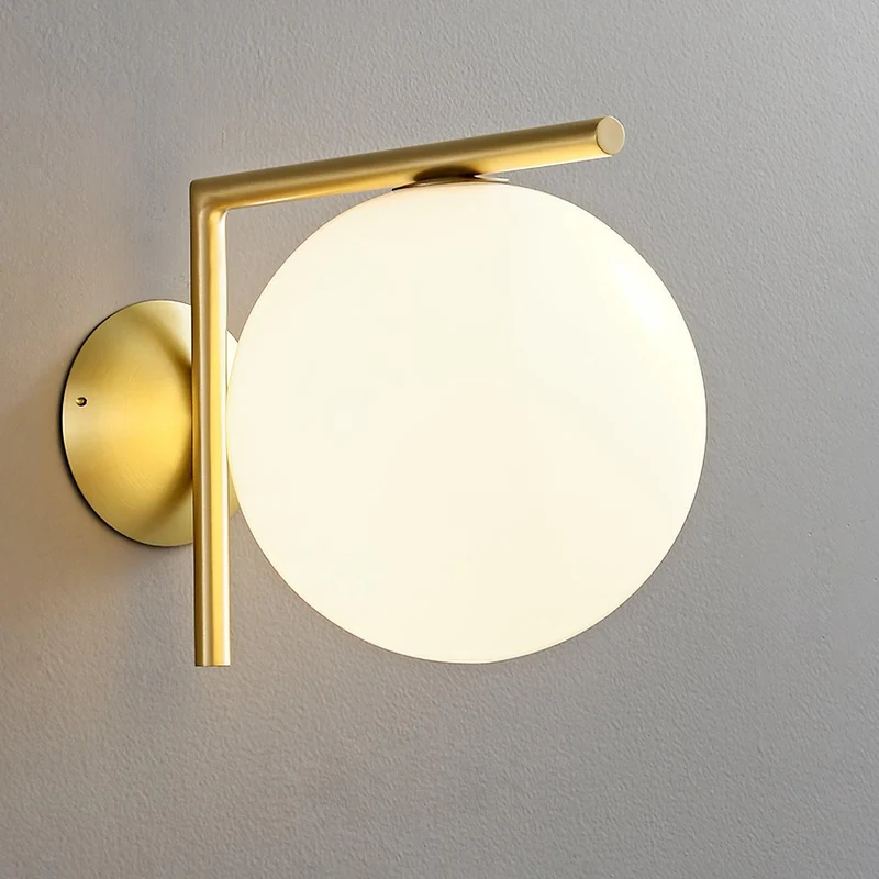 Wandlamp Geblazen Glas Opaline Bol Minimalistische Verlichting Zwart Goud Scandinavisch Design Sfeerlicht | Sansoti