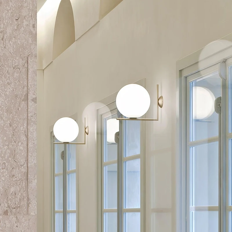 Wandlamp Geblazen Glas Opaline Bol Minimalistische Verlichting Zwart Goud Scandinavisch Design Sfeerlicht | Sansoti