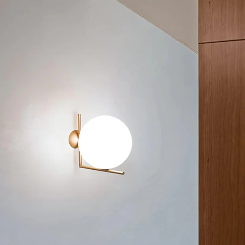 Wandlamp Geblazen Glas Opaline Bol Minimalistische Verlichting Zwart Goud Scandinavisch Design Sfeerlicht | Sansoti