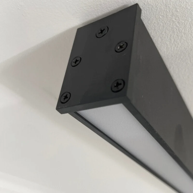 Moderne LED Plafondlamp Lineair Zwart Metaal 60-120cm Energiezuinig Dimbaar Strak Design voor Woonkamer | Sansoti