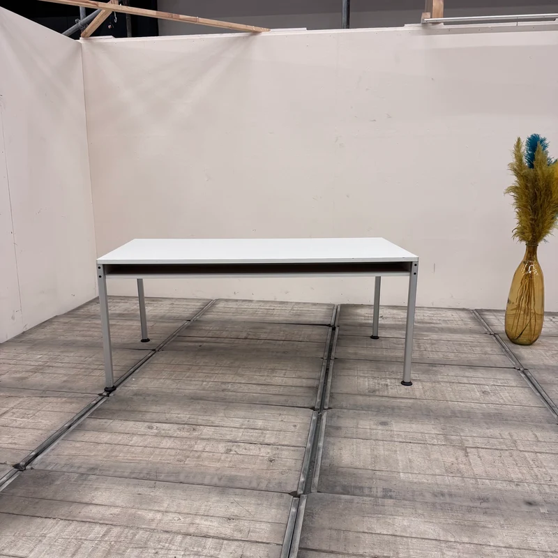 Schreibtisch Weiß Holz Metall Mit Blende Tisch 180x90 Gebraucht