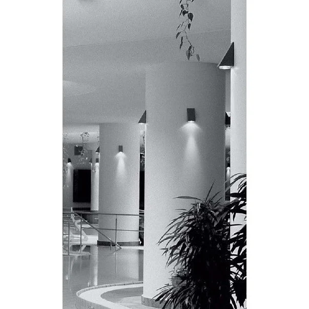 Artemide - Halogenstrahler Serie I RAL 5003 blau (Ausstellungsware)