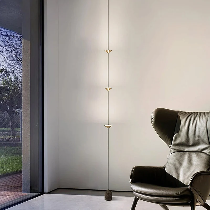 Sculpturale Hanglamp met Drie Conische Kappen Natuurstenen Voetstuk LED Warm Licht Modern Design Woonkamer | Sansoti