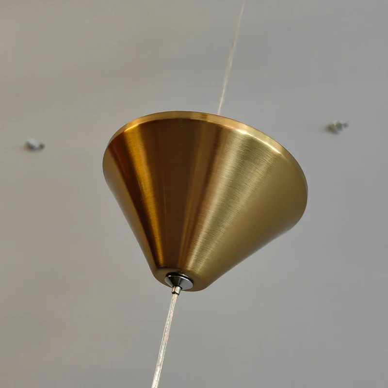 Sculpturale Hanglamp met Drie Conische Kappen Natuurstenen Voetstuk LED Warm Licht Modern Design Woonkamer | Sansoti