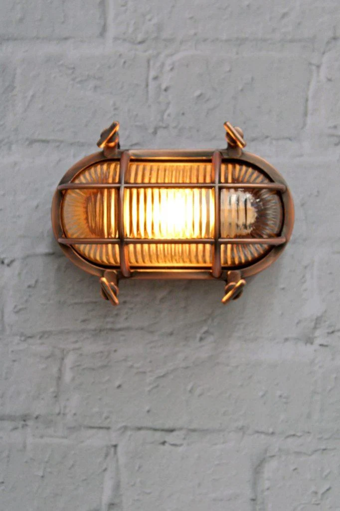Ovale Buitenwandlamp met Beschermkooi en Geribbeld Glas – Vintage Nautisch Design – IP64 Waterdicht | Sansoti