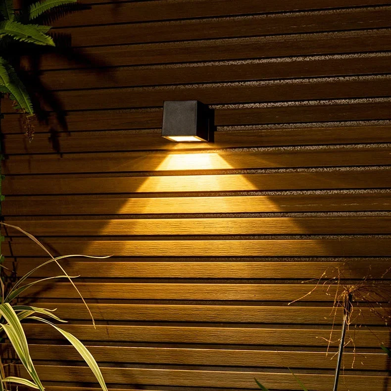 Vierkante Solarwandlamp ABS 8x8cm Warmwit LED Buitenverlichting Tuinpad Terras IP65 Oplaadbaar Waterdicht | Sansoti