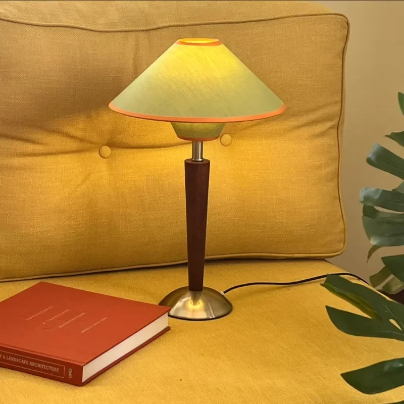 Kegelkap Tafellamp met Houten Voet Stof Scandinavisch Design Slaapkamer Woonkamer Leeslamp LED Verlichting | Sansoti