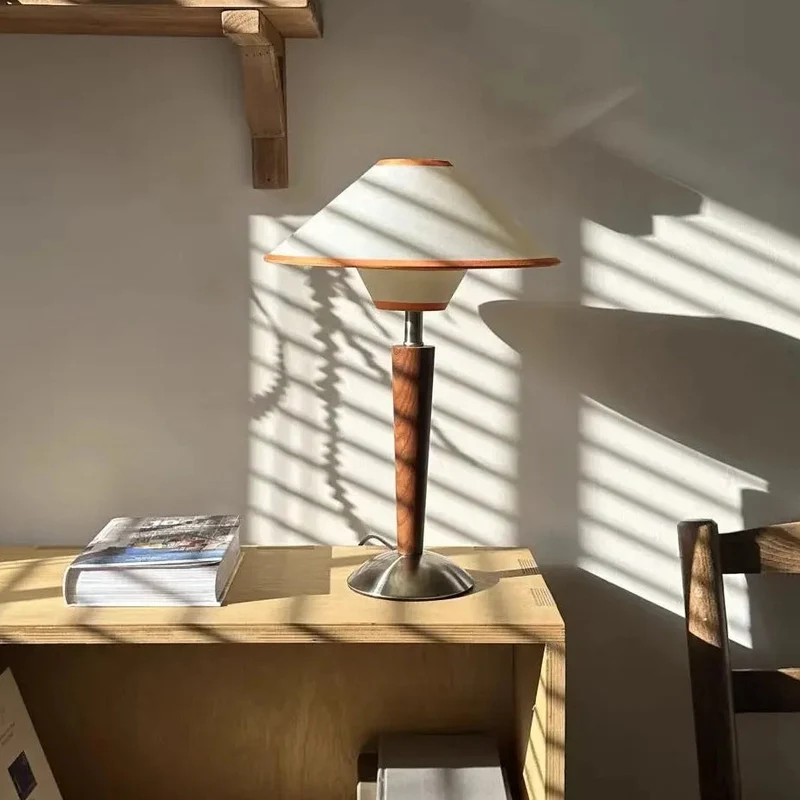 Kegelkap Tafellamp met Houten Voet Stof Scandinavisch Design Slaapkamer Woonkamer Leeslamp LED Verlichting | Sansoti