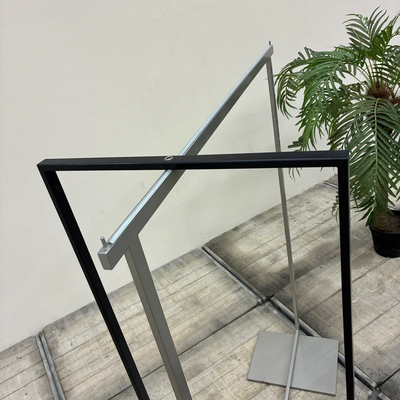 Kleiderständer Design-Ständer Metall Schwarz Silber modern Gebraucht