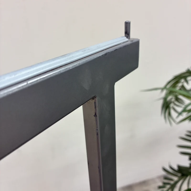 Kleiderständer Design-Ständer Metall Schwarz Silber modern Gebraucht