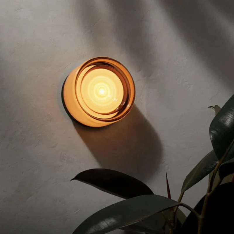 Glazen Wandlamp met IJzeren Armatuur – Scandinavische Stijl voor Sfeervolle Verlichting in Woonkamer en Slaapkamer | Sansoti