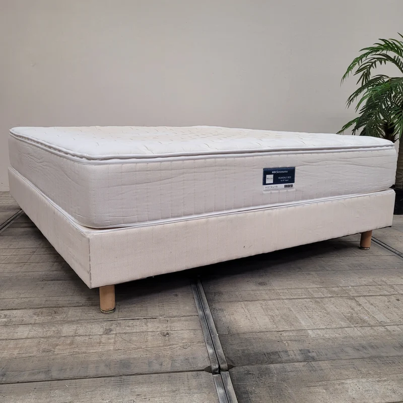 Simmons Heavenly Boxspringbett 180x200 inkl Matratze & Topper Bett Gebraucht