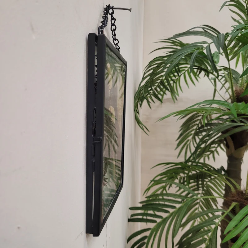 Fotorahmen mit getrockneten Blumen antik schwarz Deko