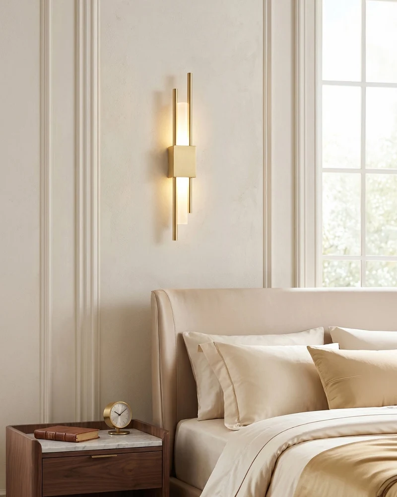 Scandinavische Minimalistische Wandlamp – Modern Verticaal Design met Gerichte LED-Verlichting – Zwart Goud | Sansoti