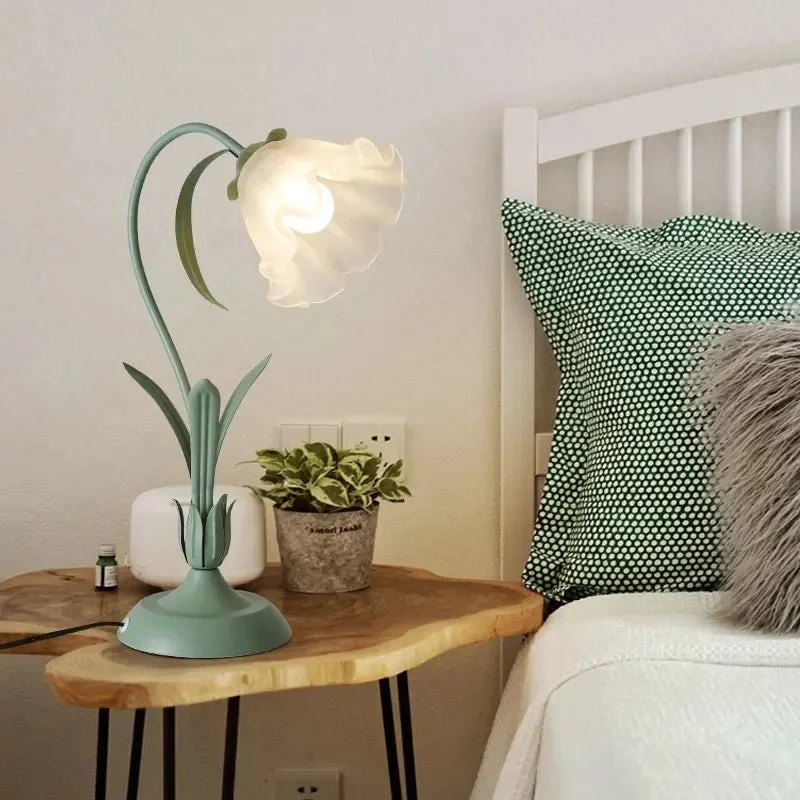 Vintage Tafellamp met Bloemenpatroon Metalen Voet E27 Fitting 50cm Hoog Sfeervol Licht Slaapkamer Woonkamer | Sansoti