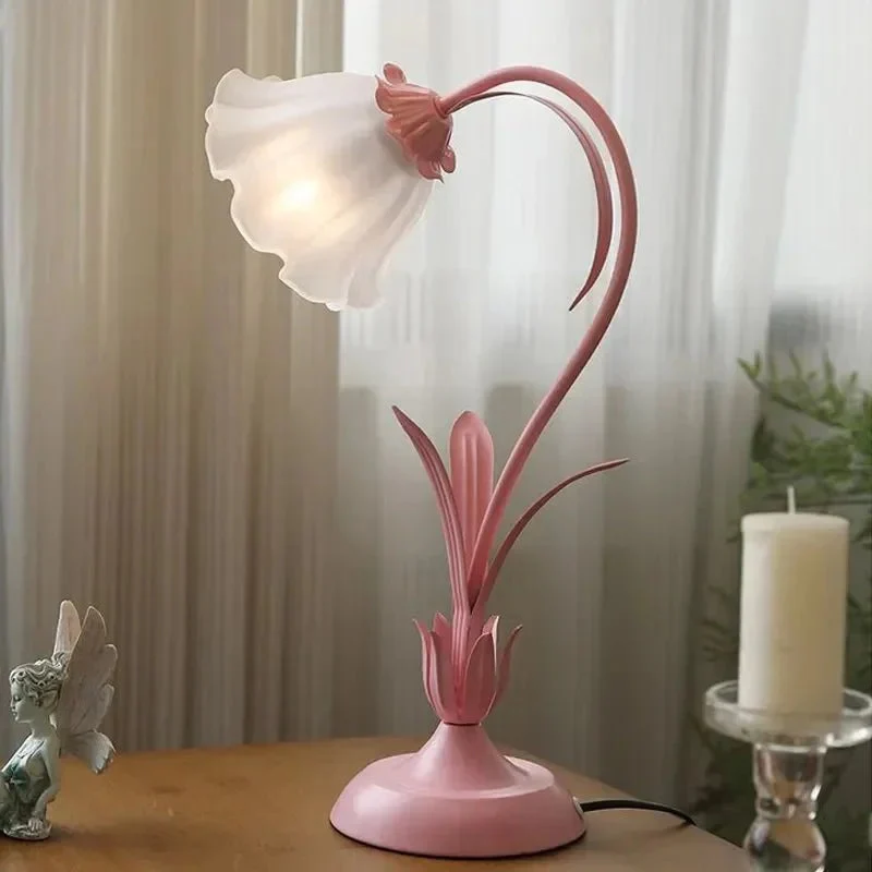 Vintage Tafellamp met Bloemenpatroon Metalen Voet E27 Fitting 50cm Hoog Sfeervol Licht Slaapkamer Woonkamer | Sansoti