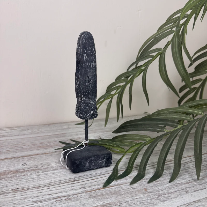 Countryfield Skulptur Moroa anthrazit Schwarz auf Standfuß Deko Figur