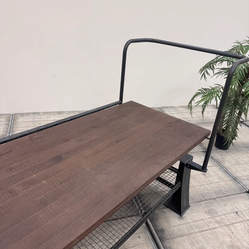 Vintage Industrial Präsentationstisch Holz & Metall Verkaufstisch Tisch Gebraucht