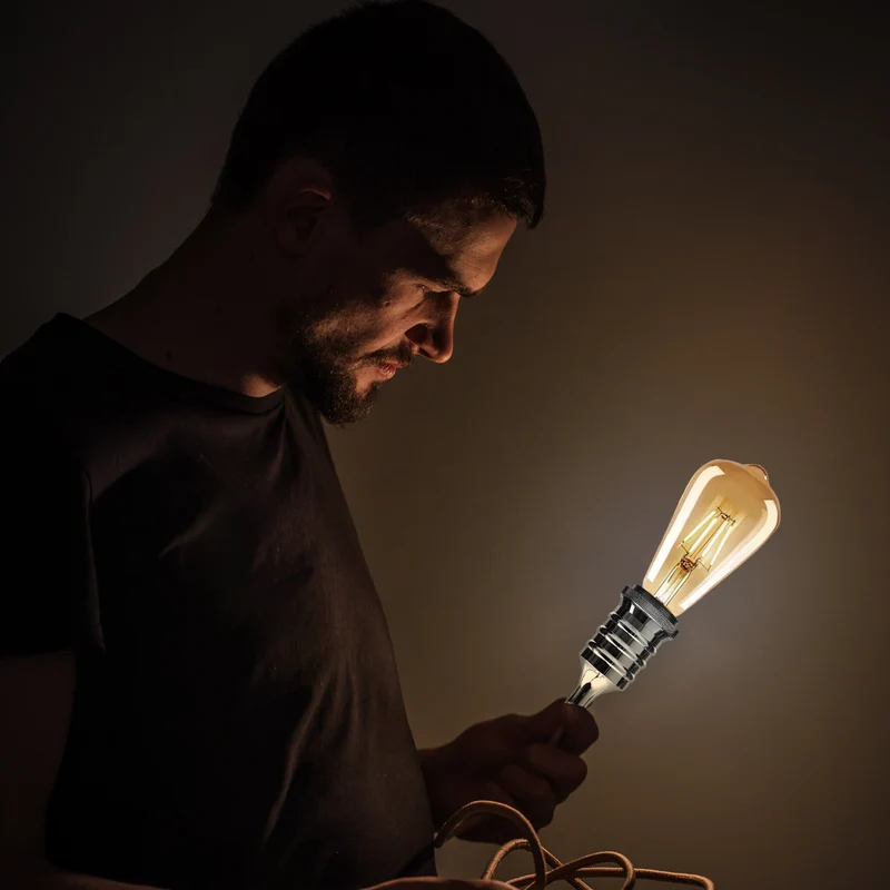 Industrielle Lampenfassung mit Kabelfassung für Lampen~2655
