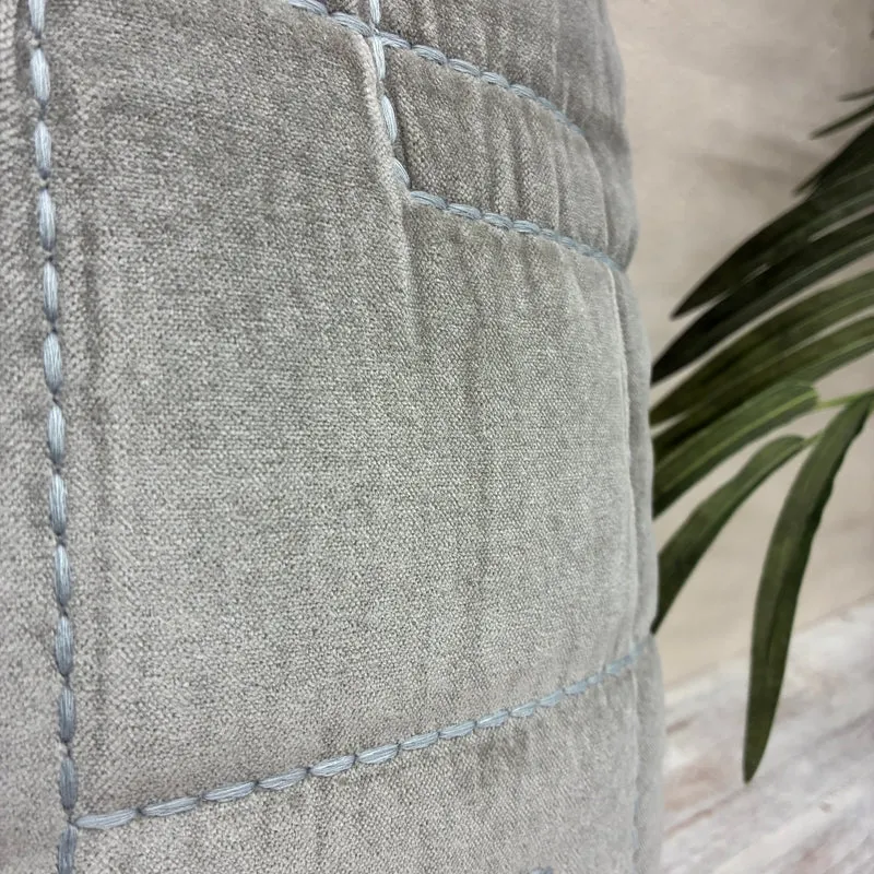 Unique Living Nika Kissen grau Stoff 45x45 Kissen Neuware